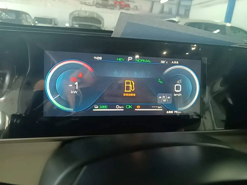 BYD Qin L 2025 — Photo 12/20