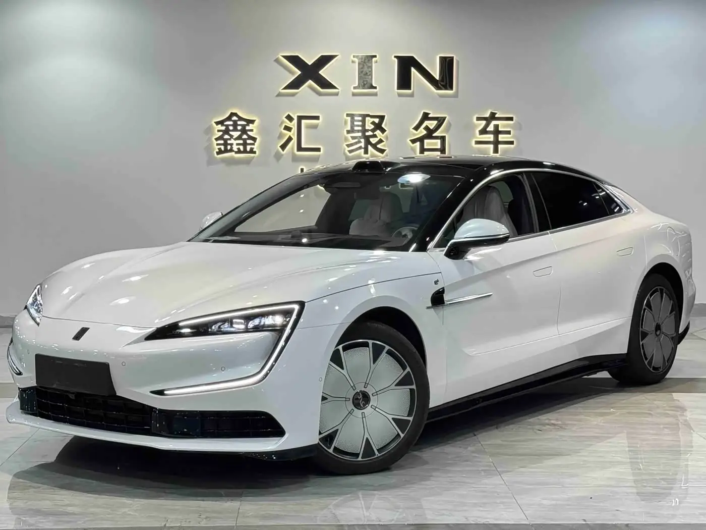 Yangwang U7, 2025