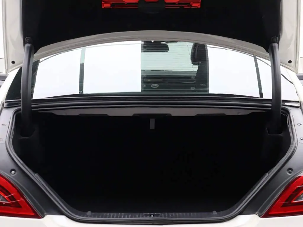 Mercedes-Benz CLS 2013 — Photo 17/20
