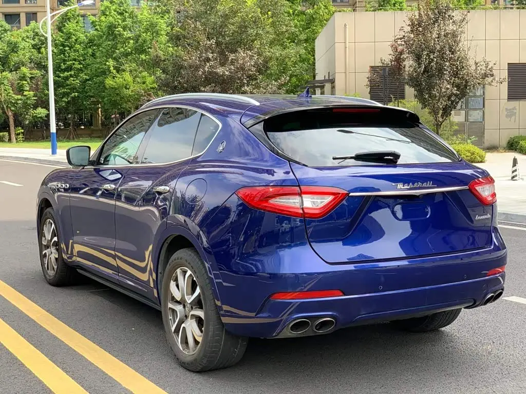 Maserati Levante 2017 — Фото 6/20