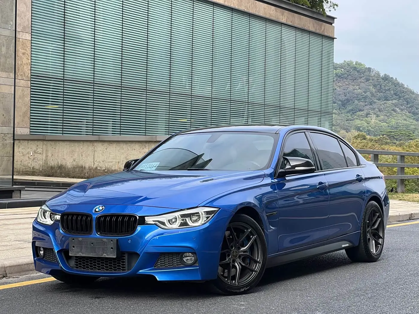 BMW 3 Series 2017 — Фото 1/20