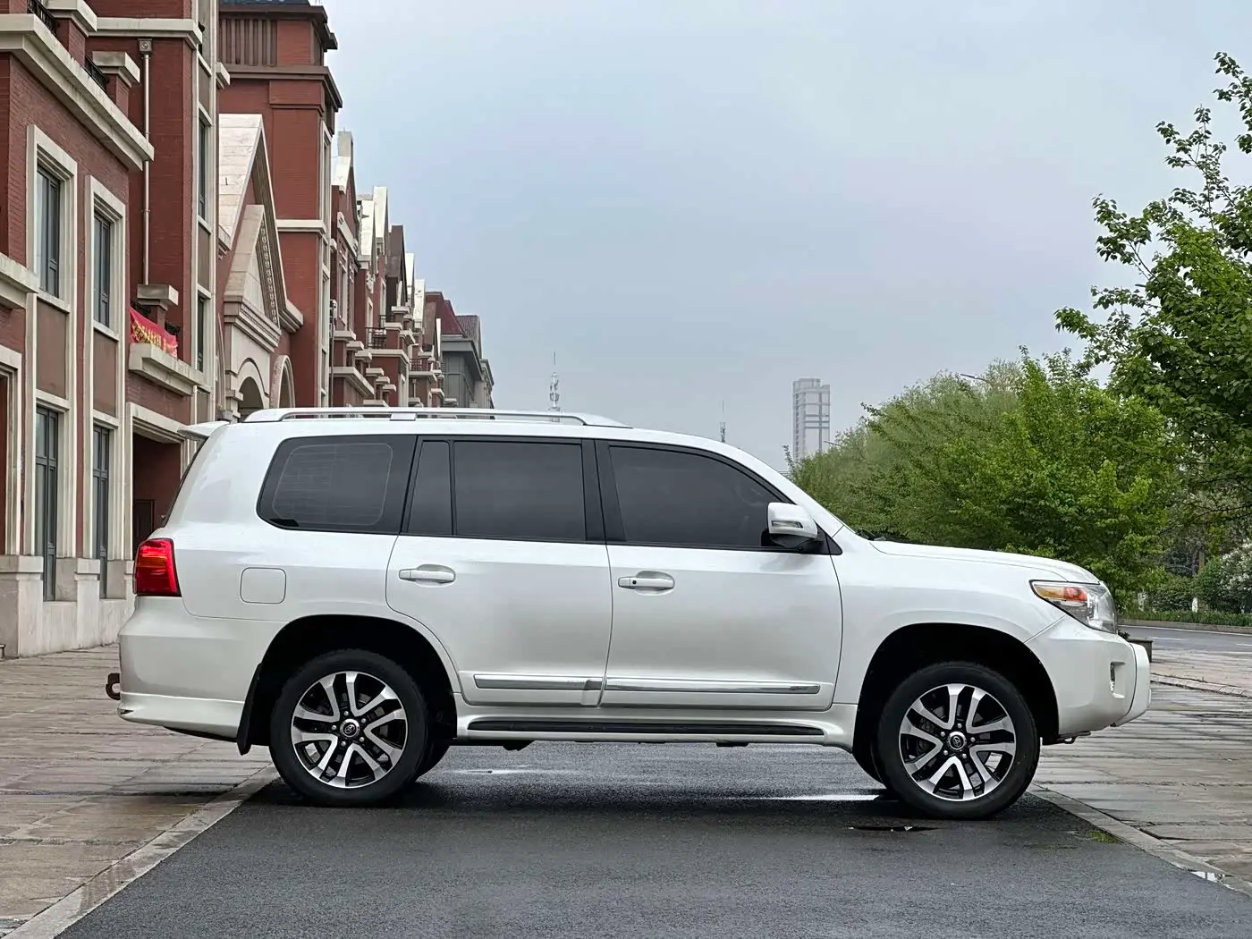 Toyota Land Cruiser 2016 — Фото 9/20