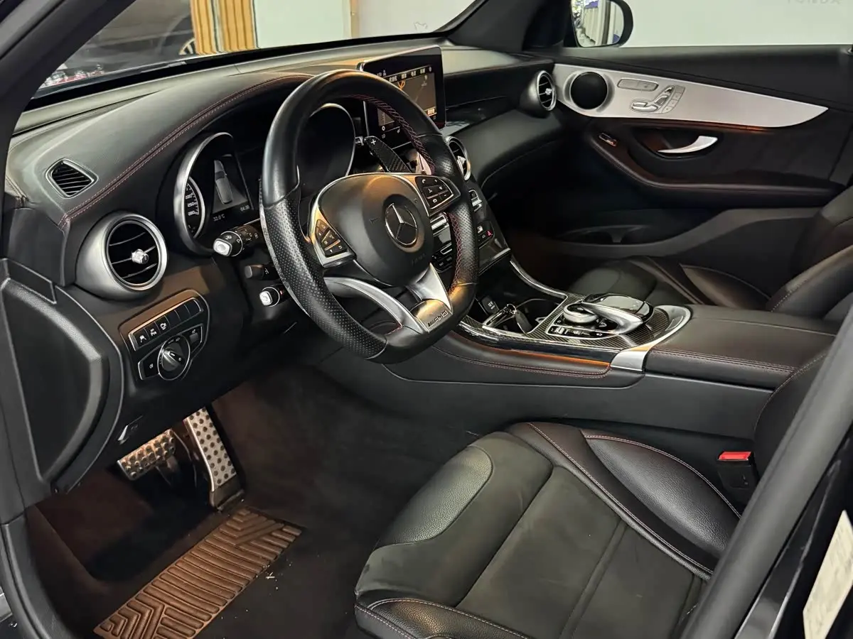 Mercedes-Benz GLC AMG 2019 — Photo 4/13