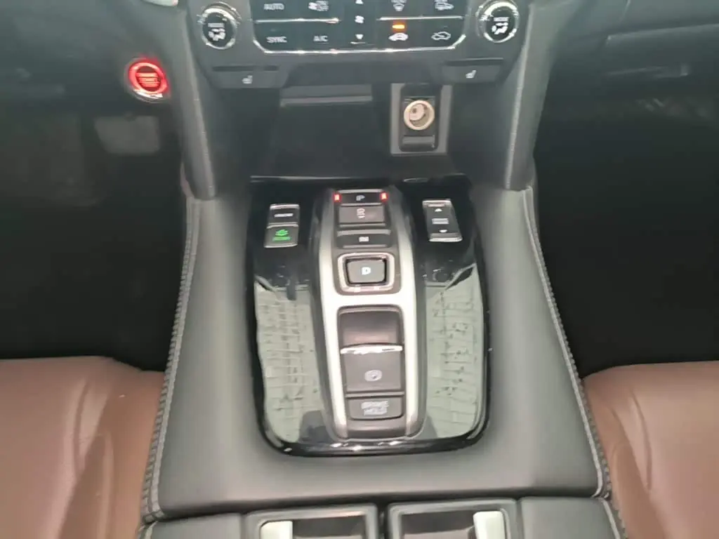 Honda UR-V 2018 — Фото 13/19