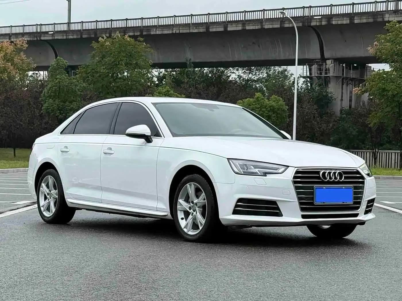 Audi A4L 2018 — Фото 3/18