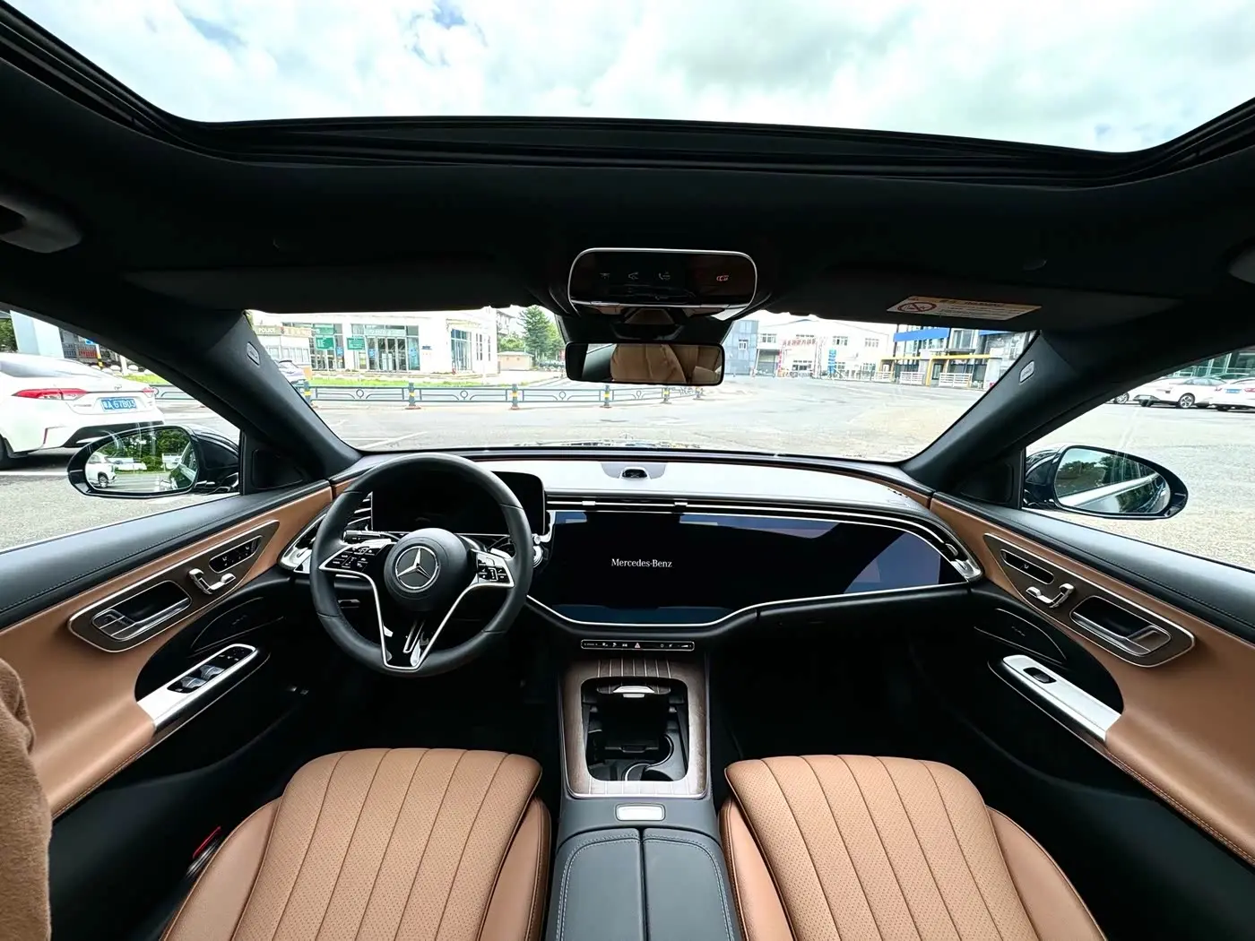 Mercedes-Benz E-Class New Energy 2024 — Фото 8/9
