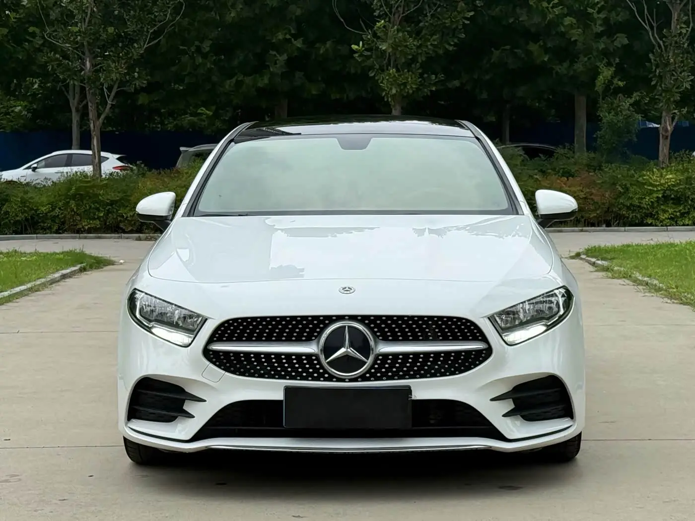 Mercedes-Benz A-Class 2022 — Photo 2/19