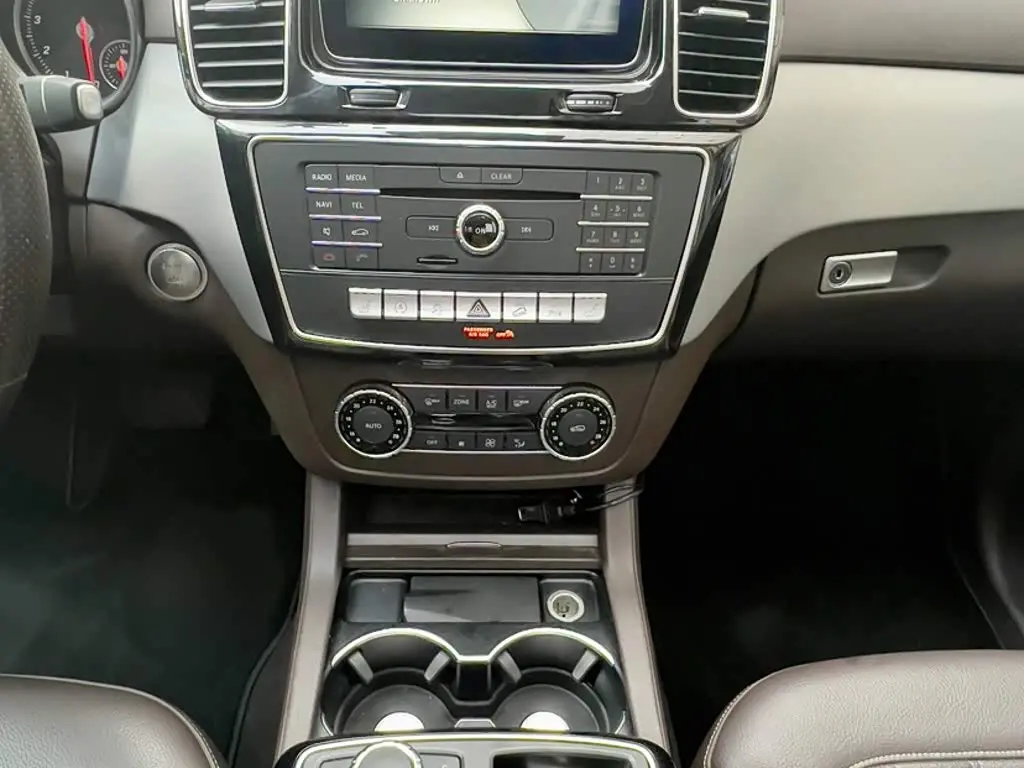 Mercedes-Benz GLE 2016 — Фото 15/17
