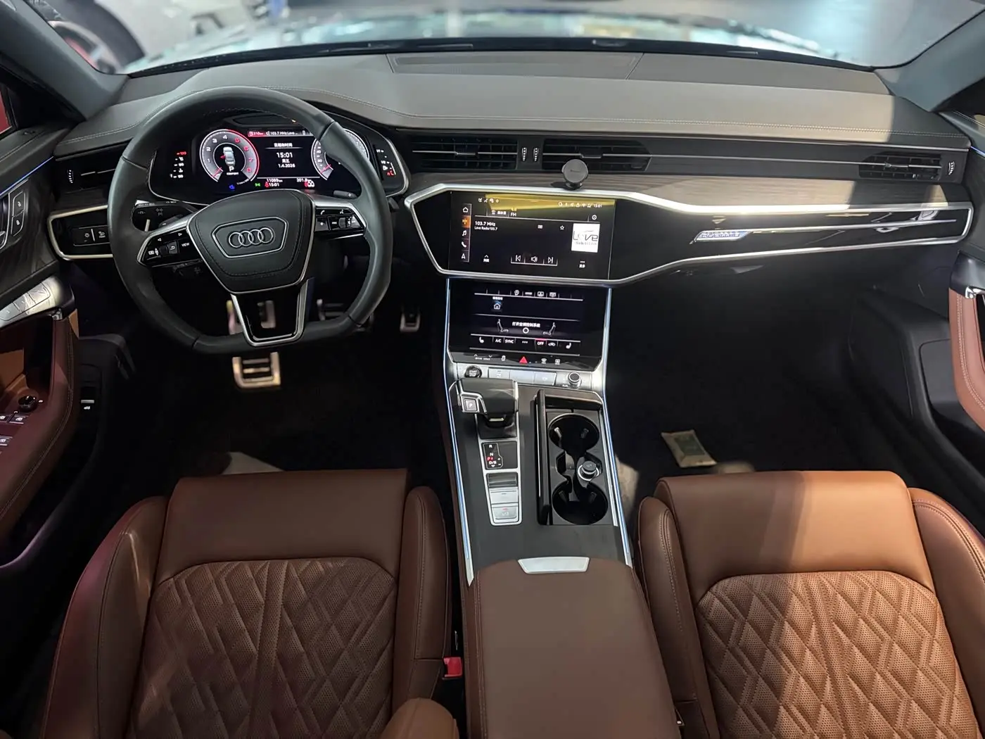 Audi A6L 2025 — Photo 8/11