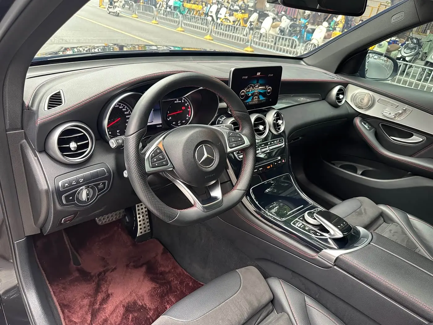 Mercedes-Benz GLC AMG 2018 — Photo 4/14