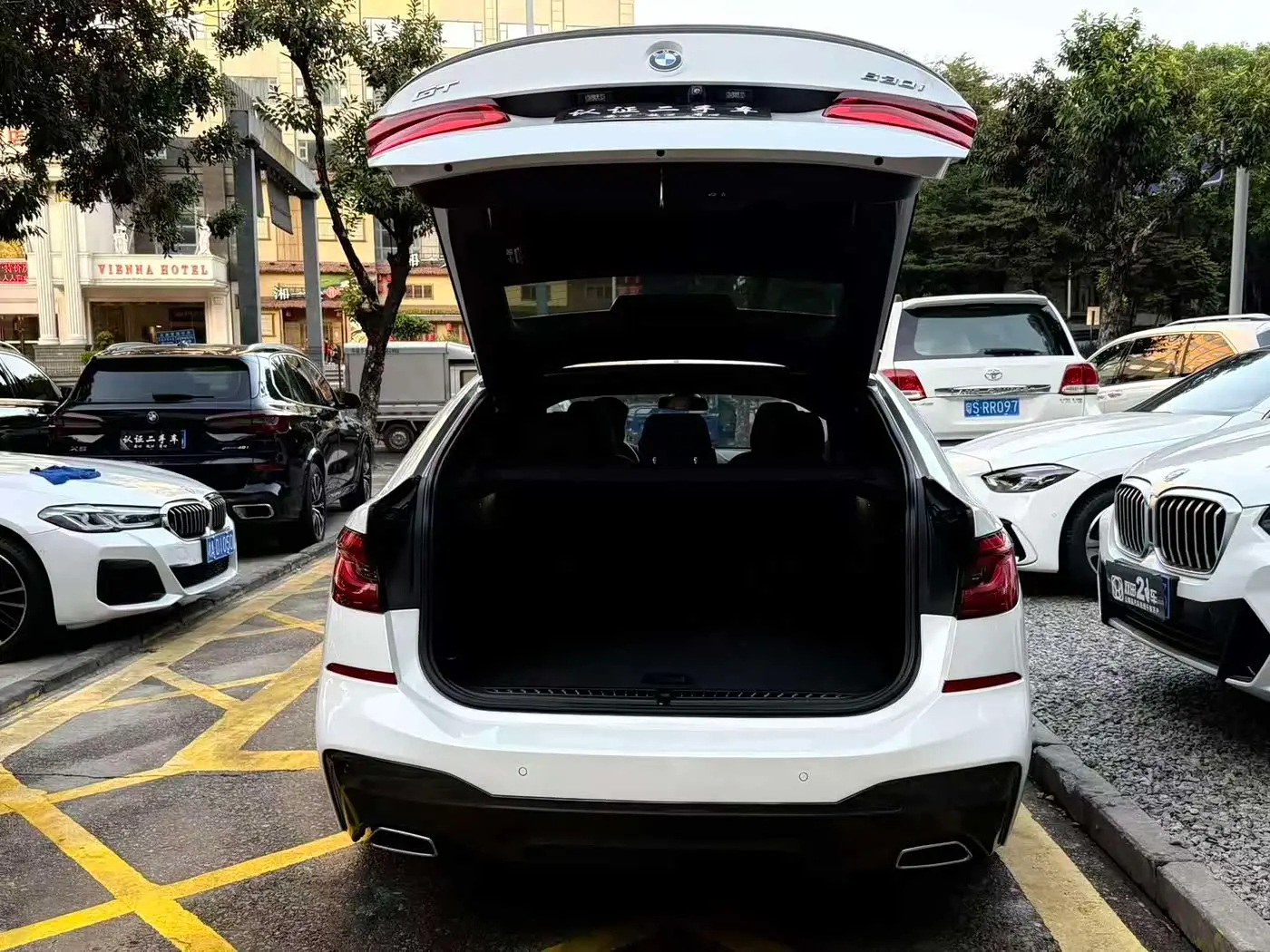 BMW 6 Series GT 2020 — Şəkil 17/17