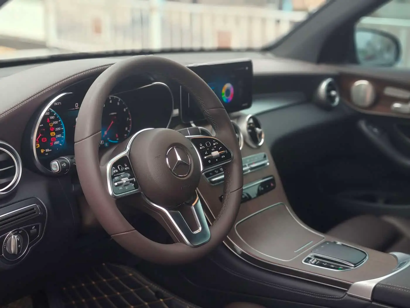 Mercedes-Benz GLC 2021 — Photo 4/12