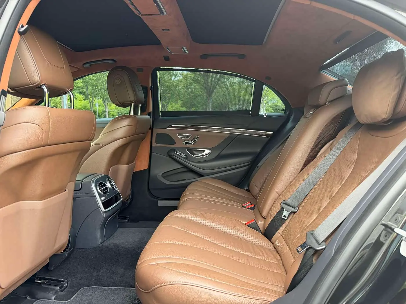 Mercedes-Benz S-Class 2017 — Photo 12/16