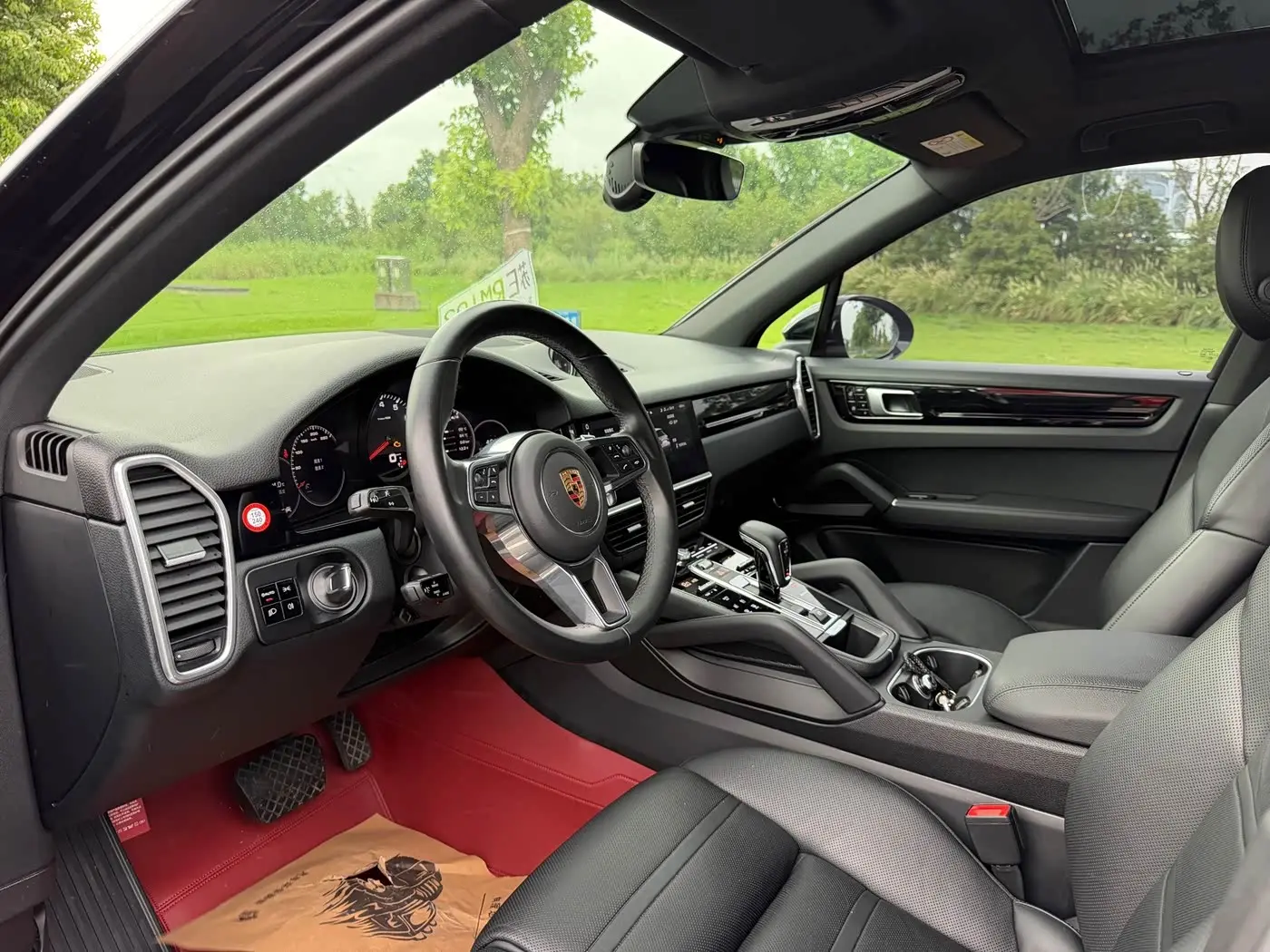 Porsche Cayenne 2020 — Photo 14/19