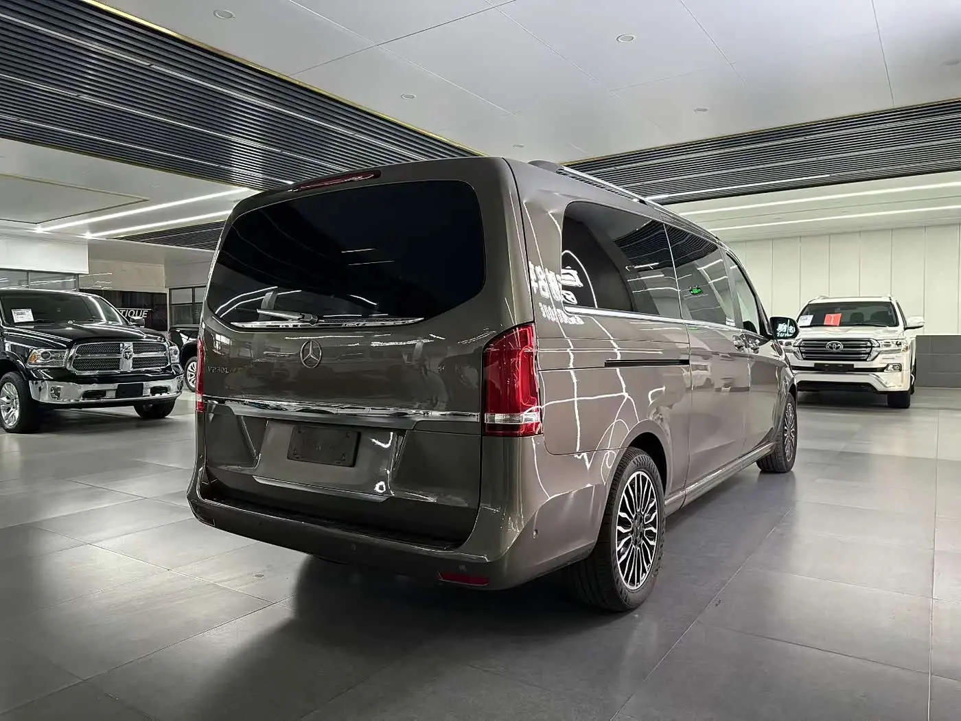 Mercedes-Benz V-Class 2018 — Şəkil 9/9