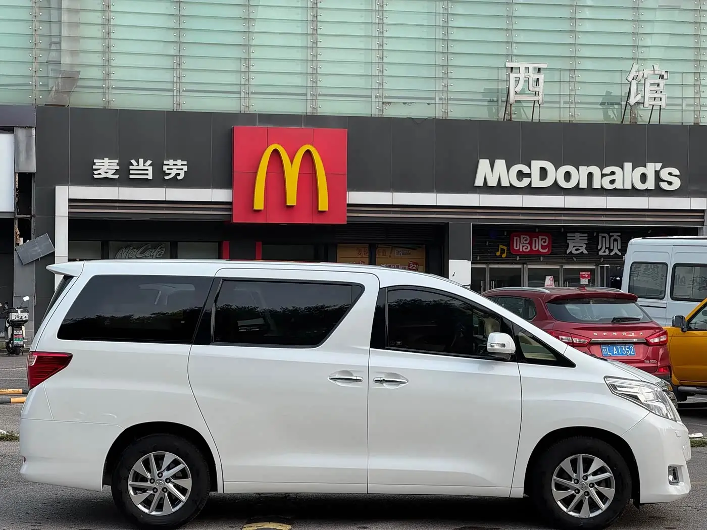 Toyota Alphard 2012 — Фото 5/20
