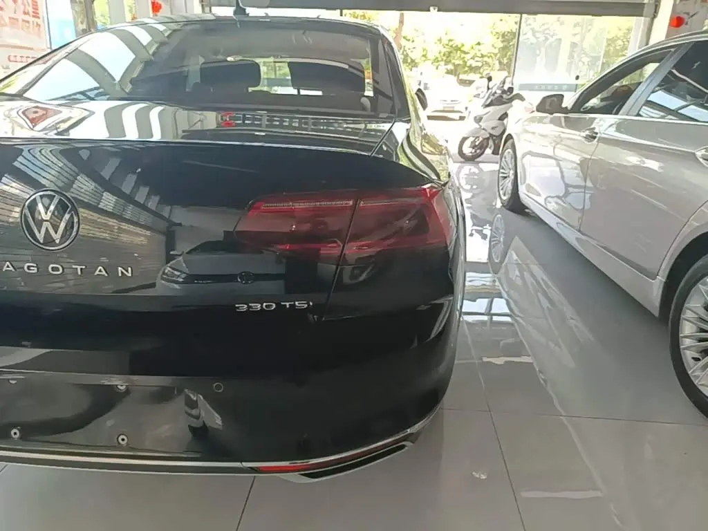Volkswagen Magotan 2022 — Photo 8/20