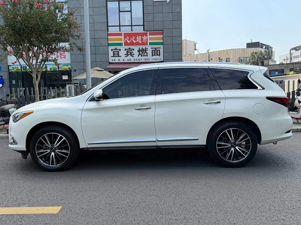 Infiniti QX60 2018 — Фото 3/14