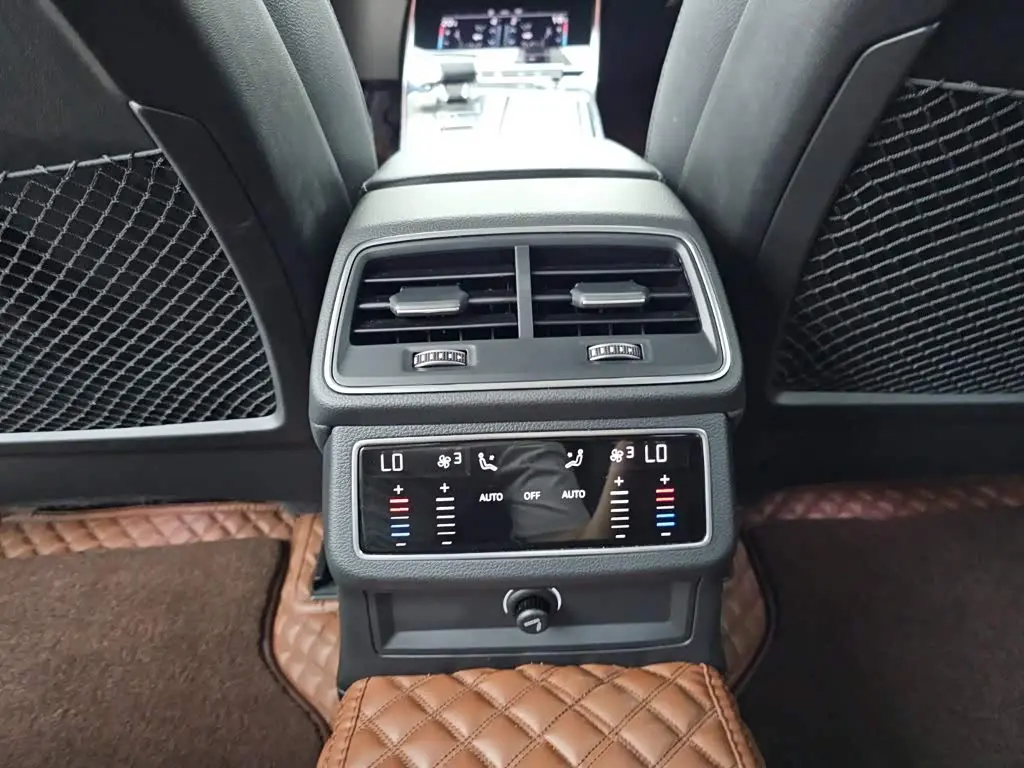 Audi A6L 2021 — Photo 14/15