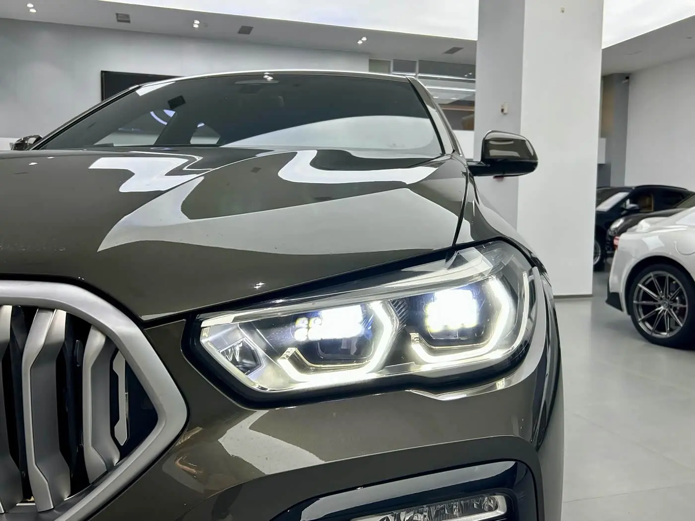 BMW X6 2020 — Photo 12/16