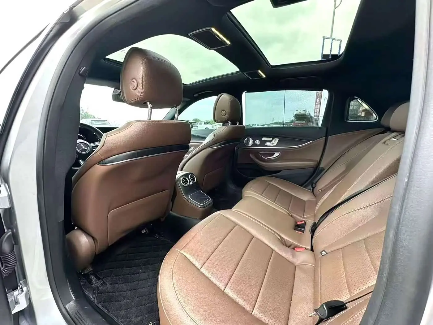 Mercedes-Benz E-Class 2021 — Şəkil 4/9