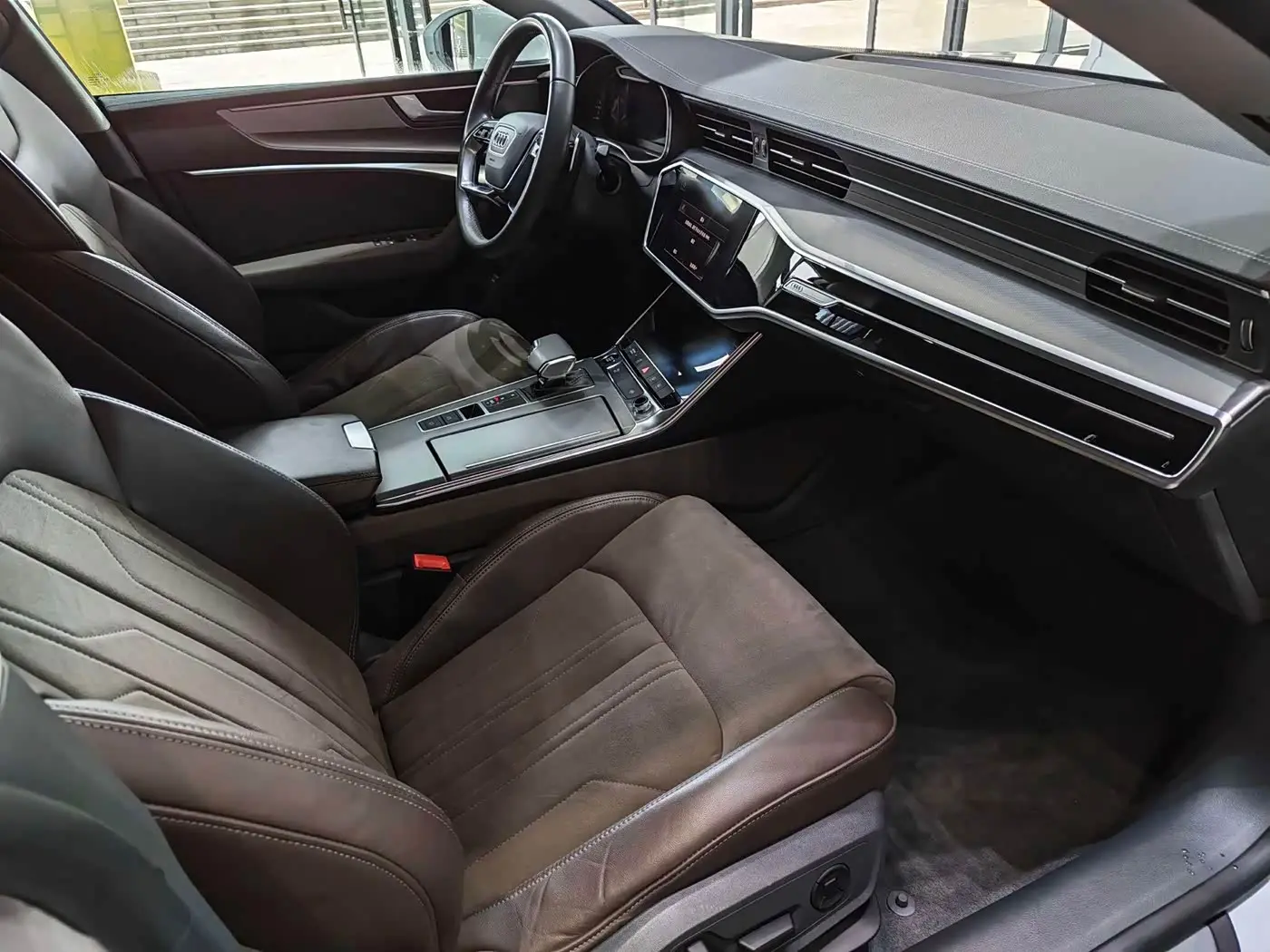 Audi A7L 2023 — ფოტო 6/20