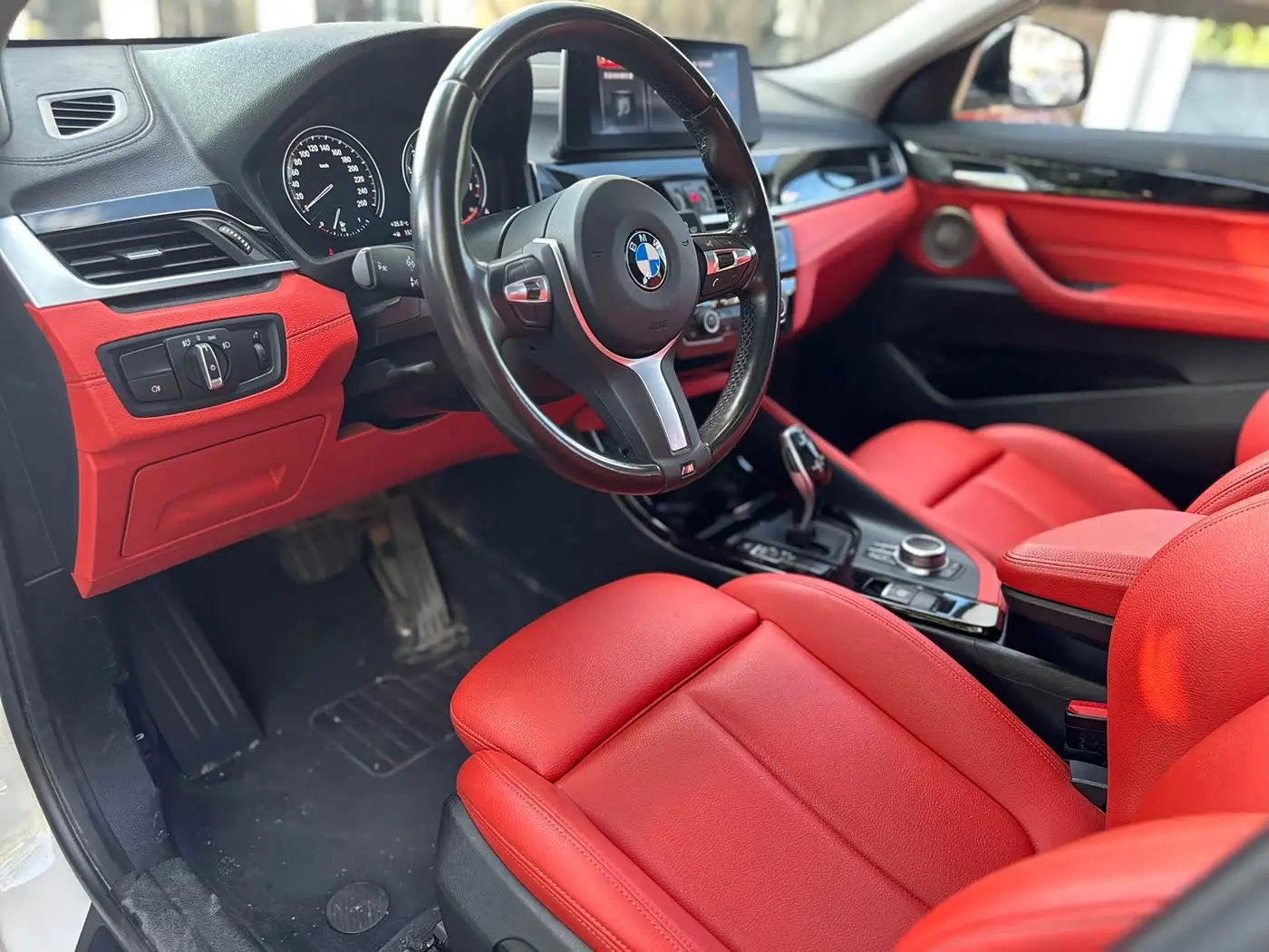 BMW X2 2022 — Фото 9/20