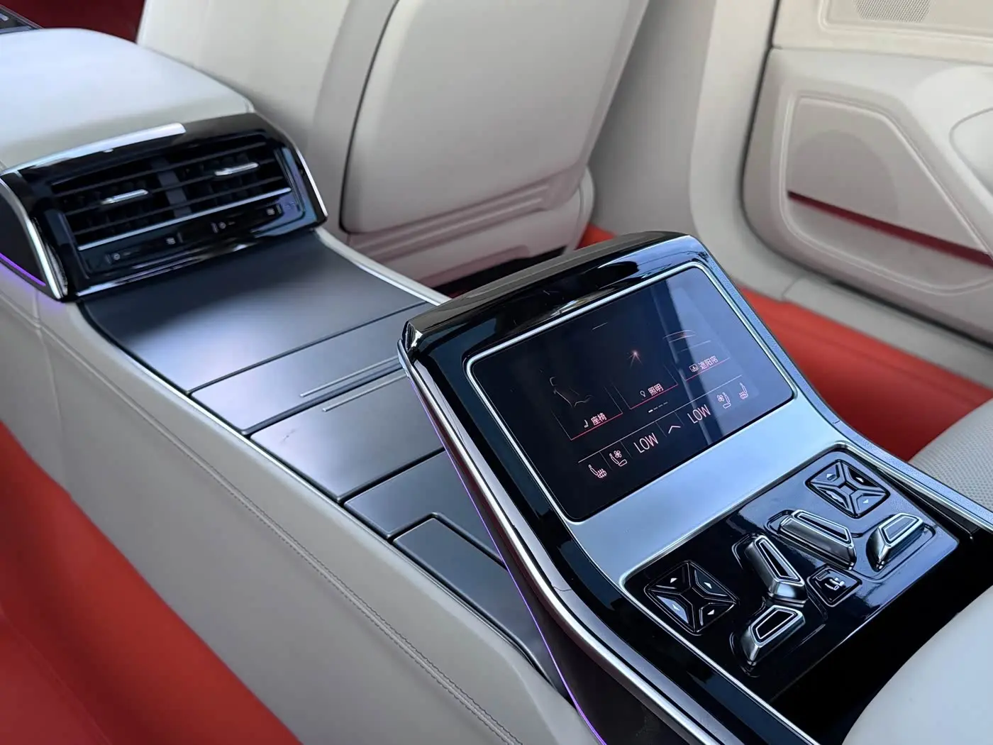 Audi A8 2022 — Photo 16/20