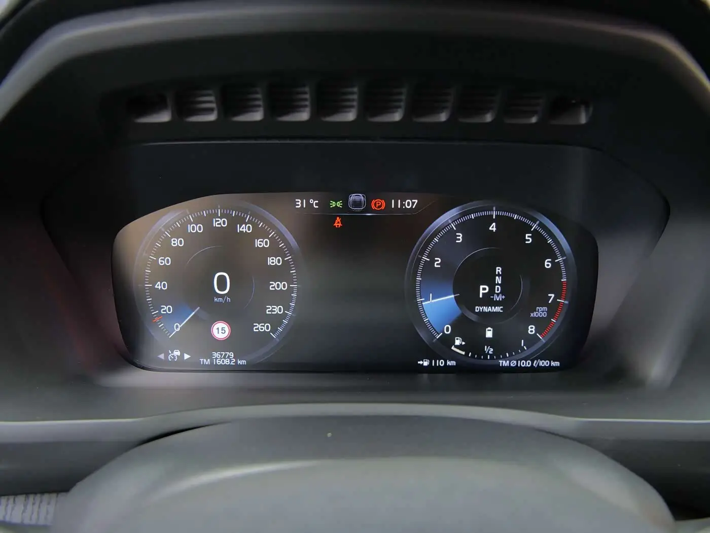 Volvo XC90 2021 — Photo 15/20