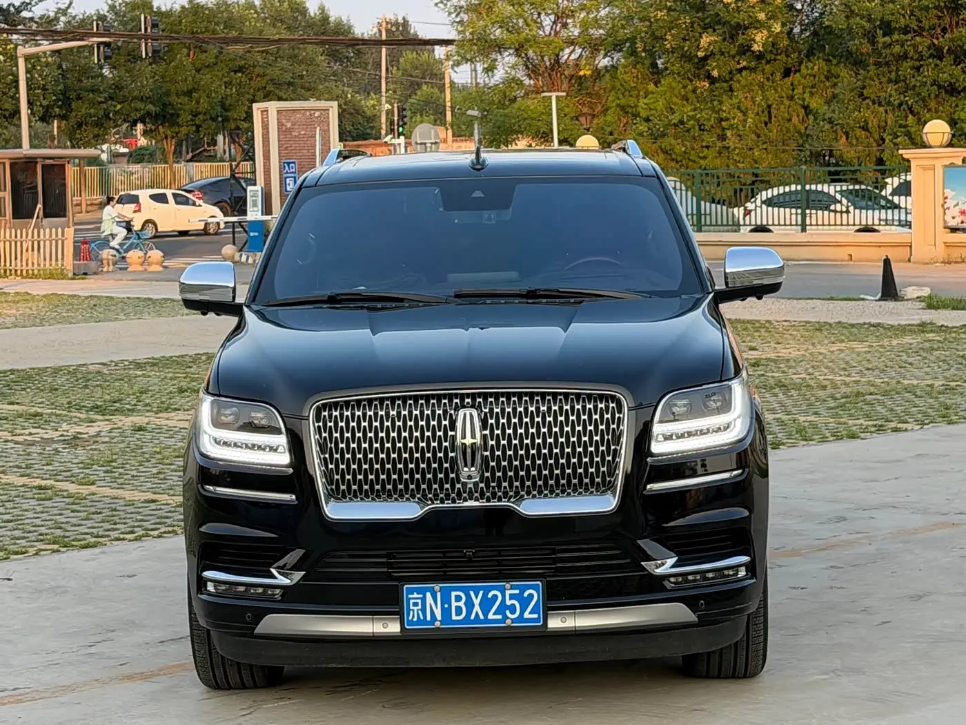 Lincoln Navigator 2020 — Şəkil 4/20