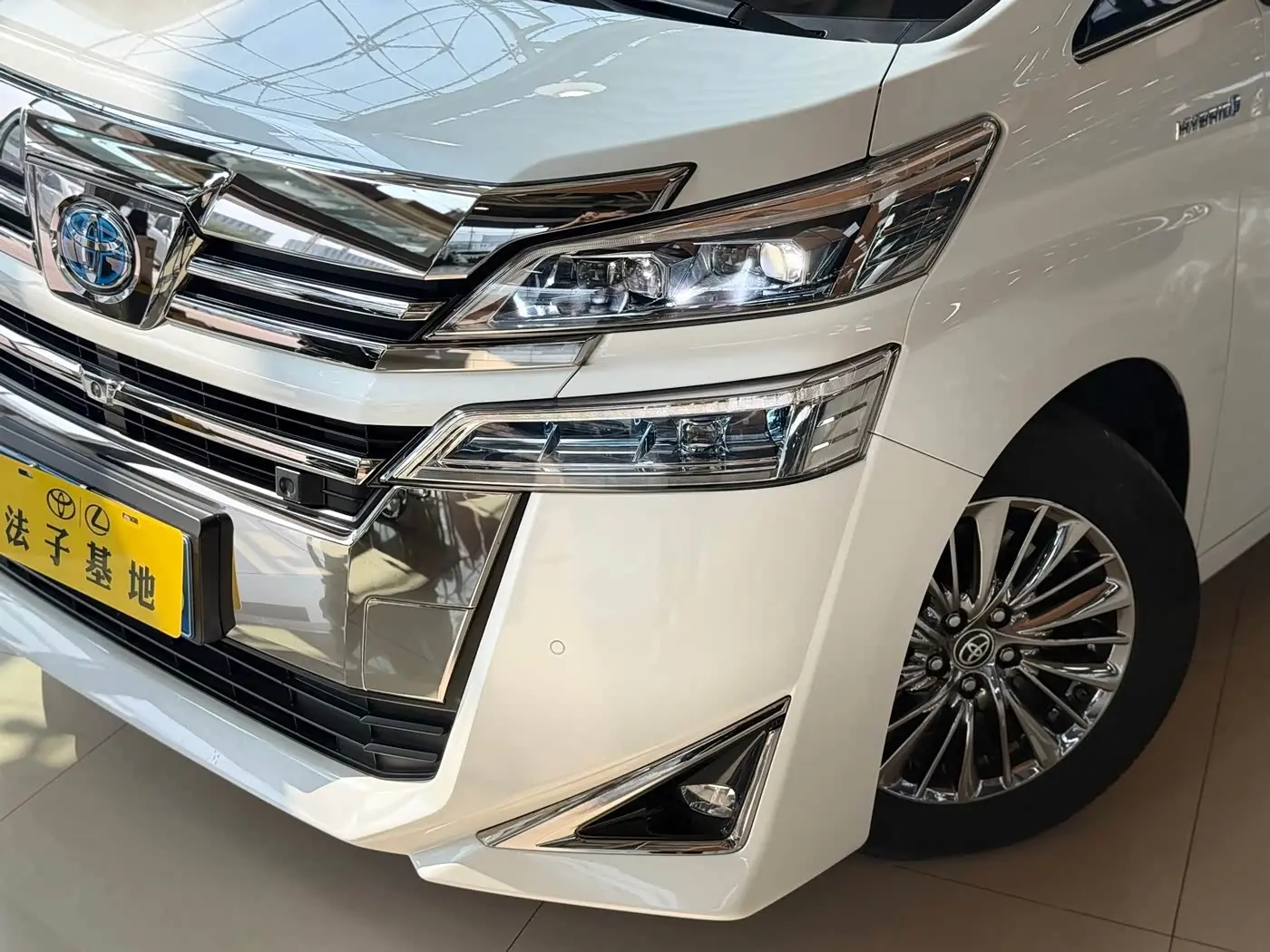 Toyota Vellfire 2021 — Photo 5/20