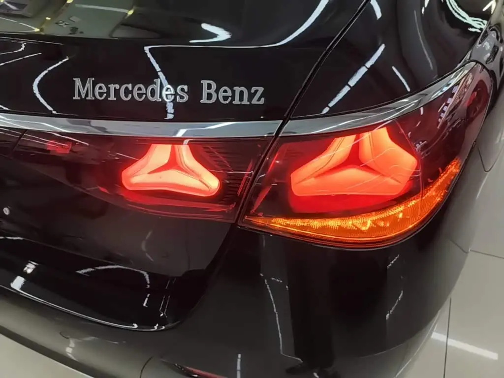 Mercedes-Benz E-Class 2025 — Фото 8/20