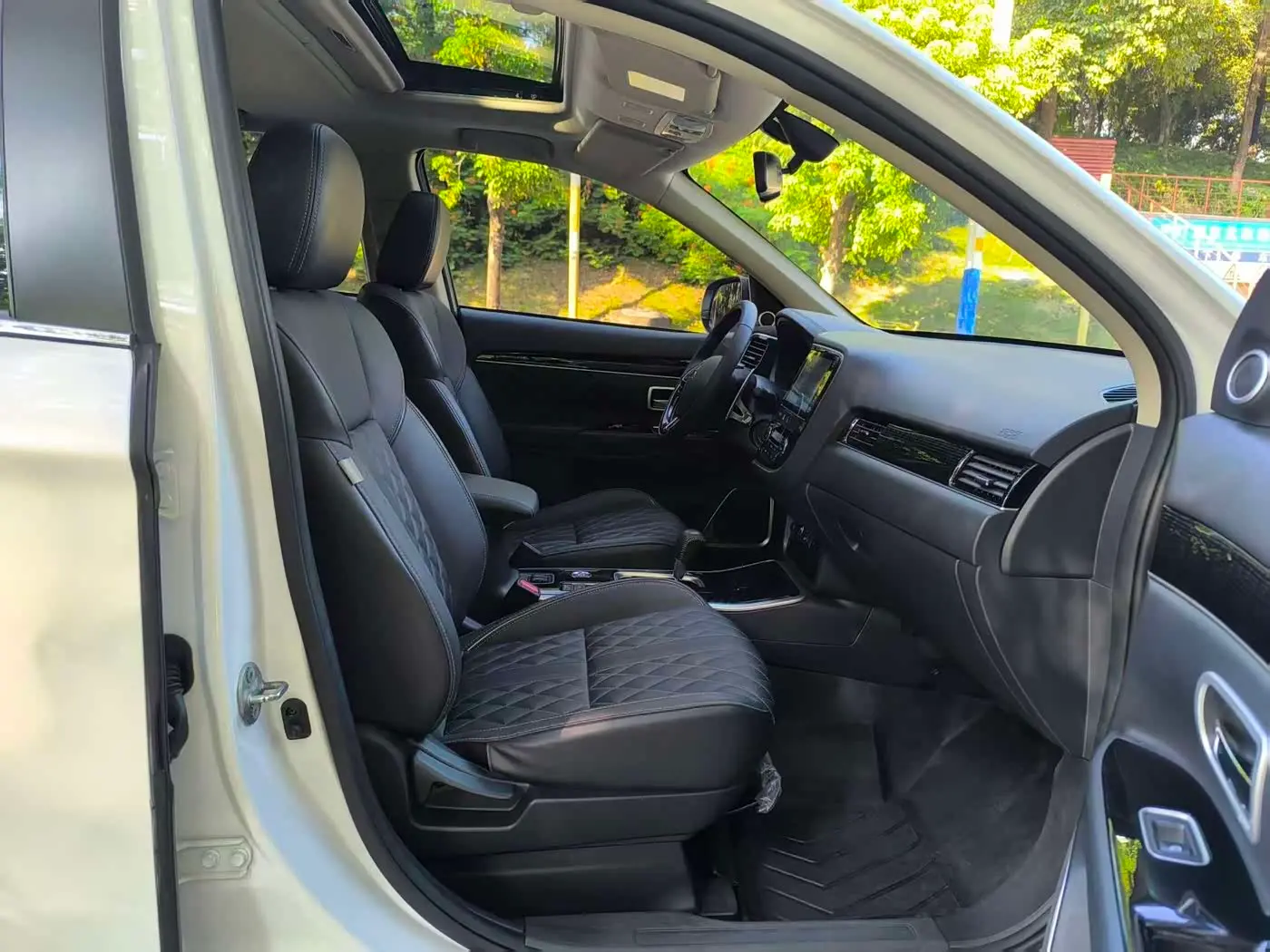 Mitsubishi Outlander 2021 — Şəkil 11/18