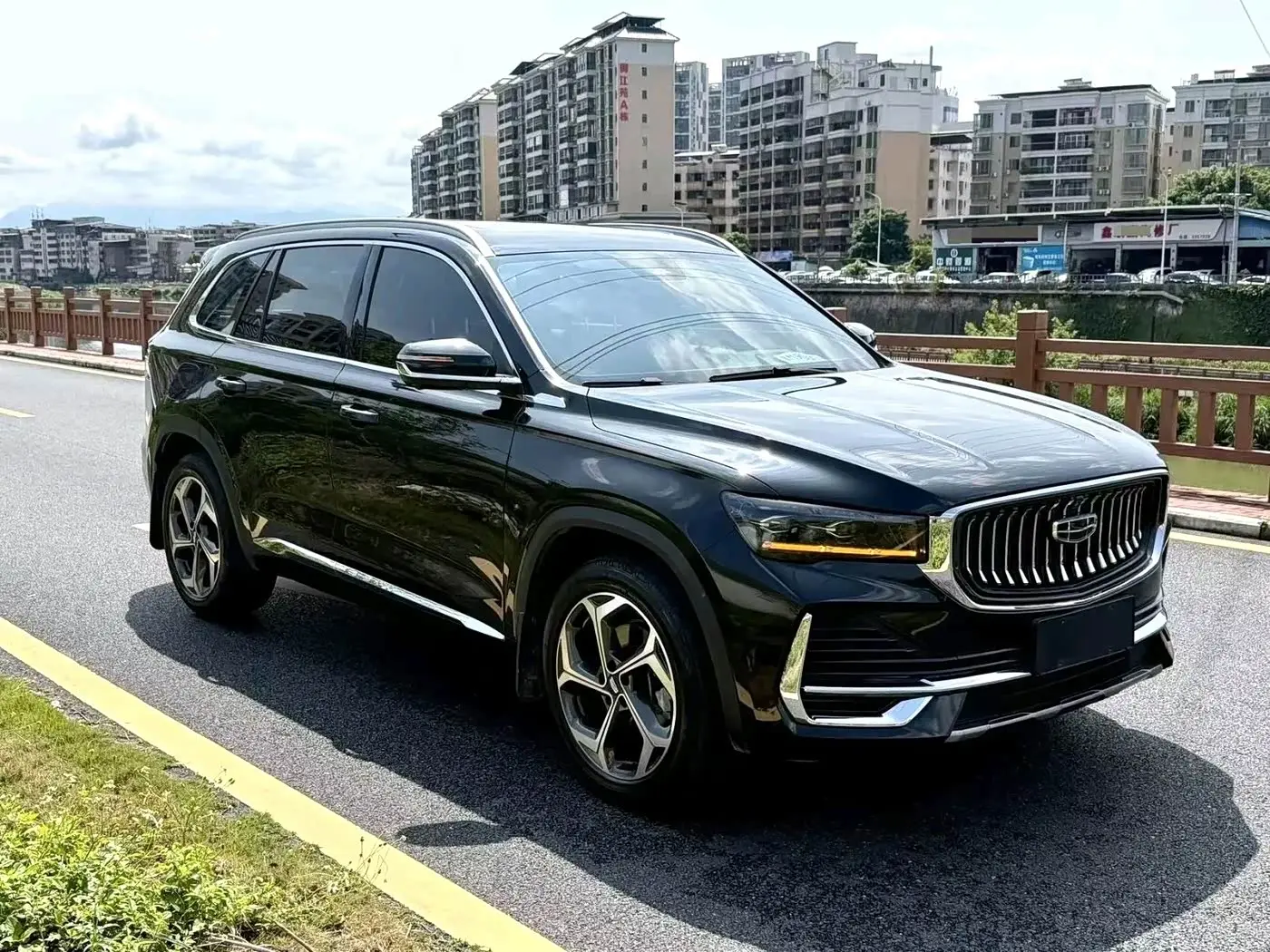 Geely Xingyue L 2024 — Фото 3/9