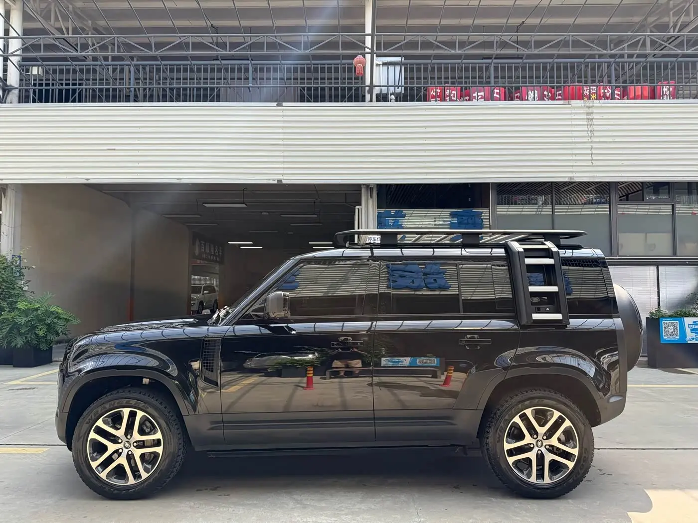 Land Rover Defender 2023 — Şəkil 11/14