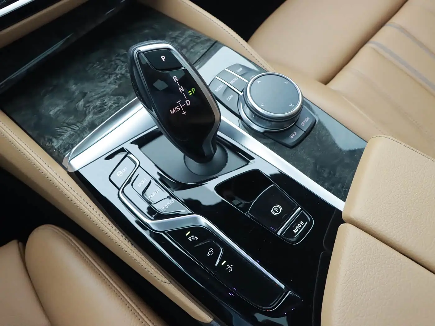 BMW 6 Series GT 2022 — Photo 18/20
