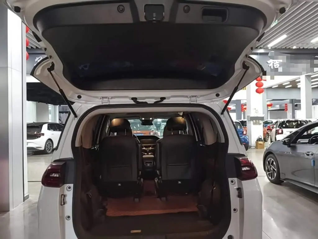 GAC Trumpchi Trumpchi M6 2024 — Фото 19/20