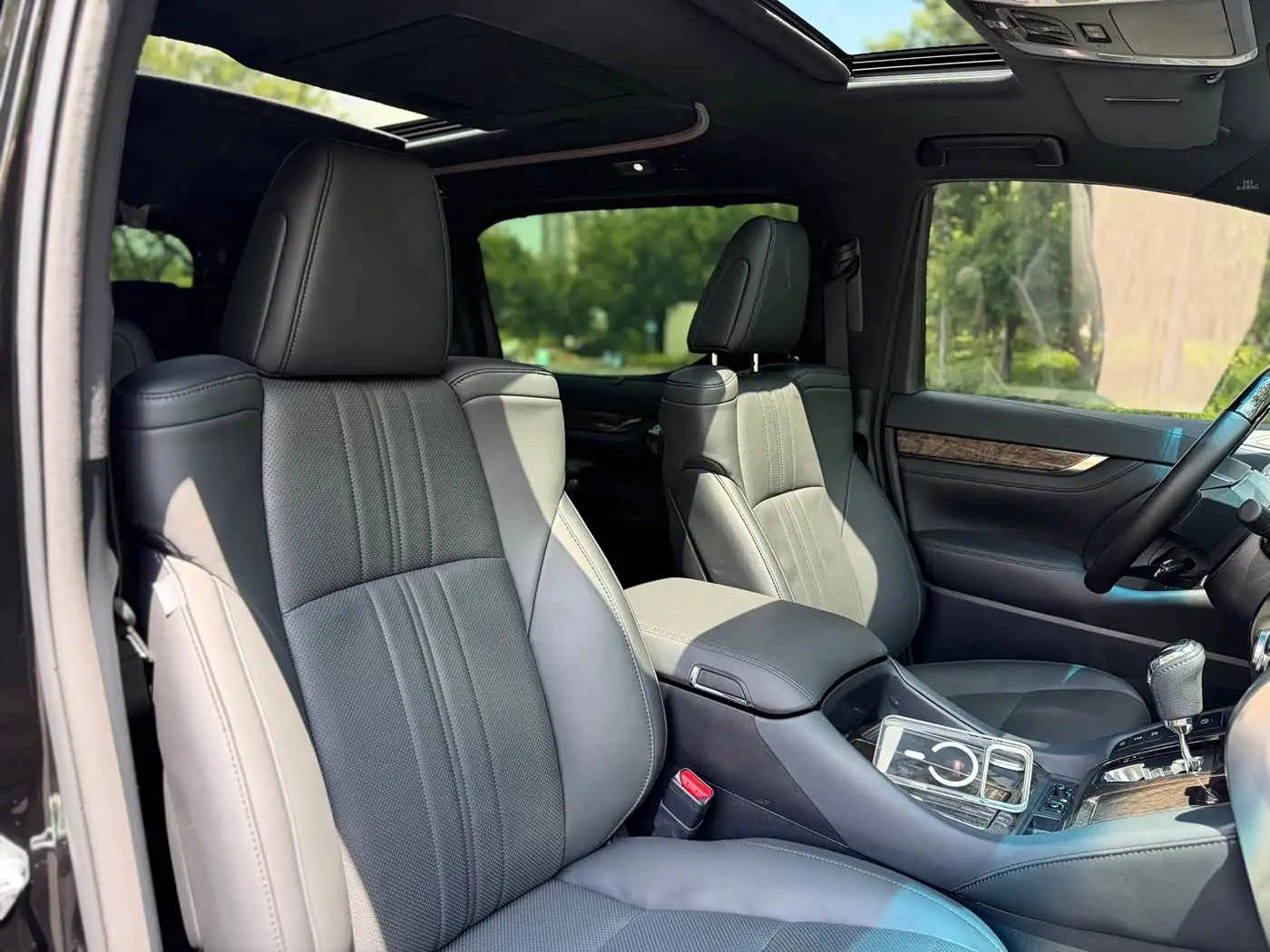 Toyota Alphard 2021 — Photo 20/20