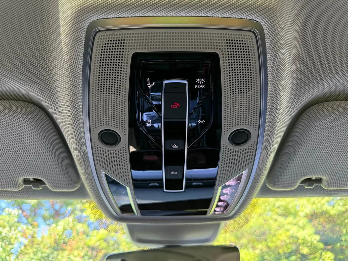 Audi A8 2018 — Şəkil 16/20