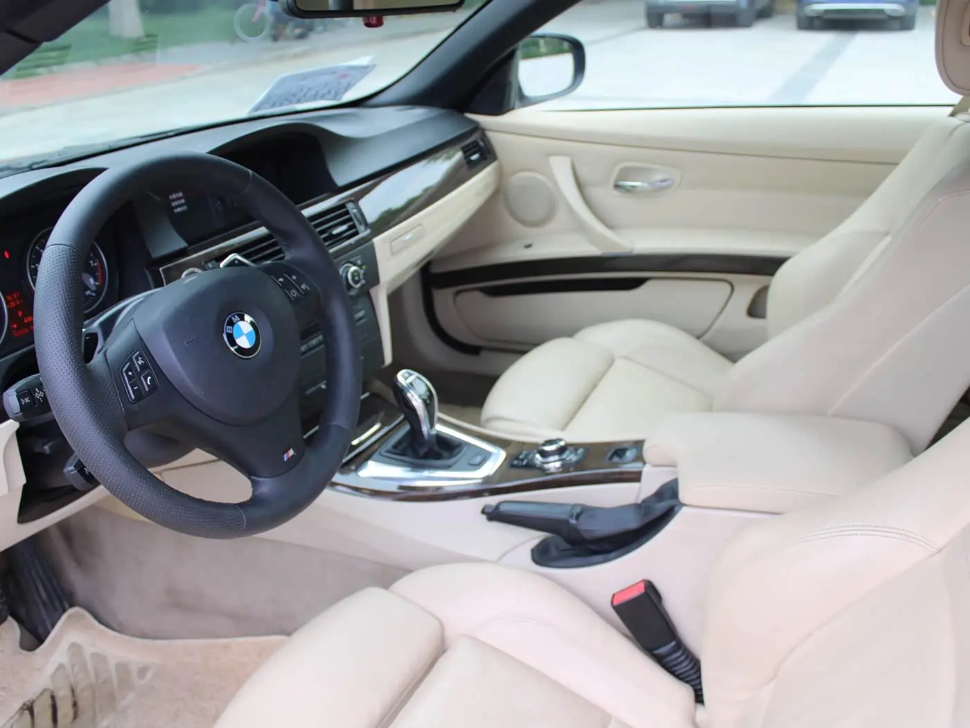 BMW 3 Series 2010 — Photo 14/20