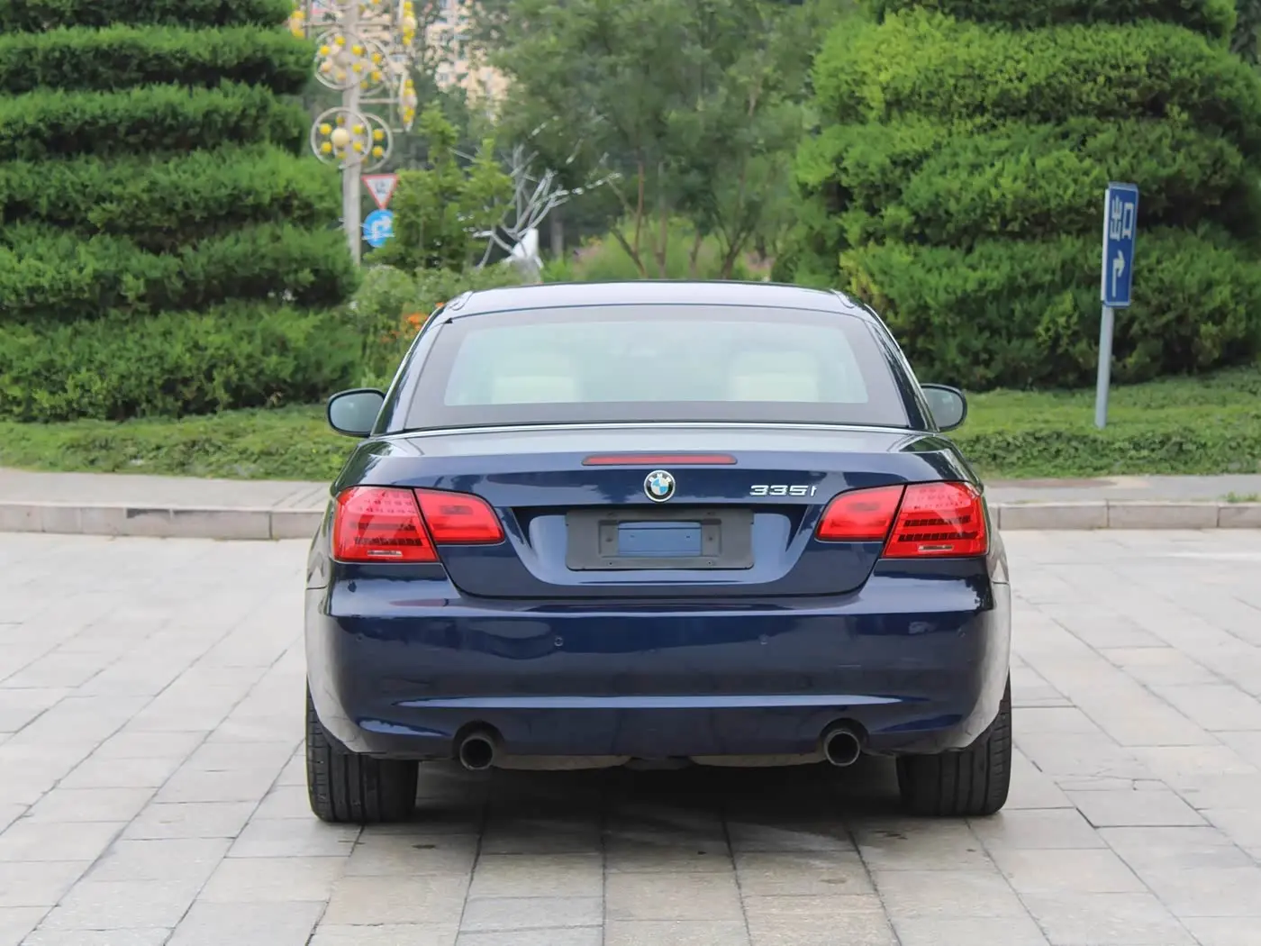 BMW 3 Series 2010 — Photo 8/20