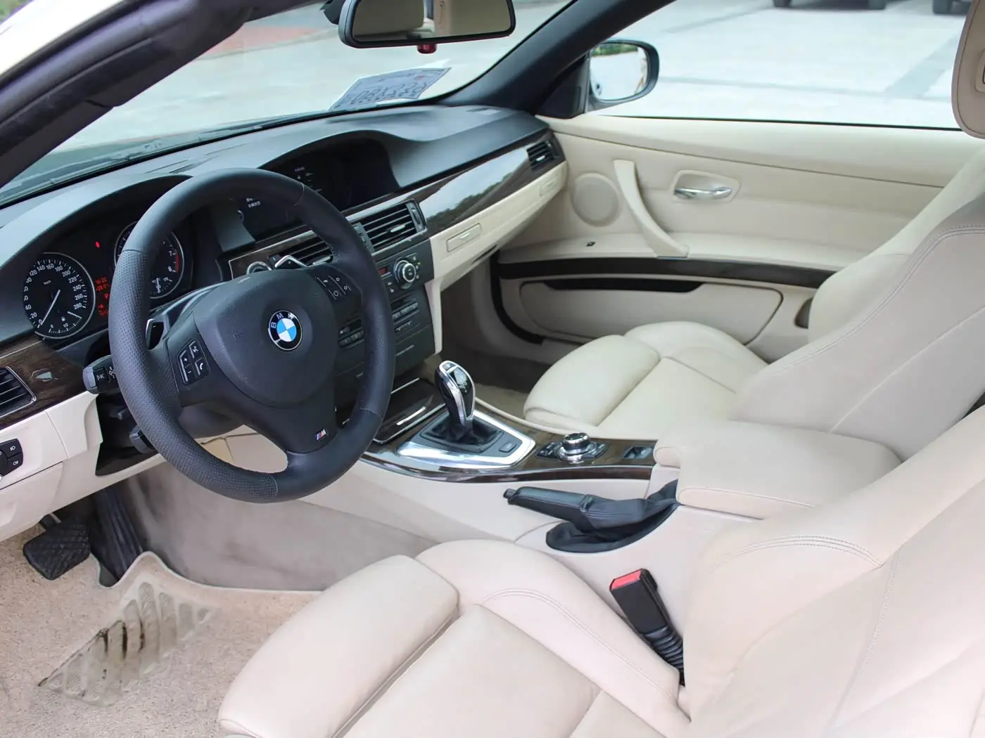 BMW 3 Series 2010 — Photo 18/20