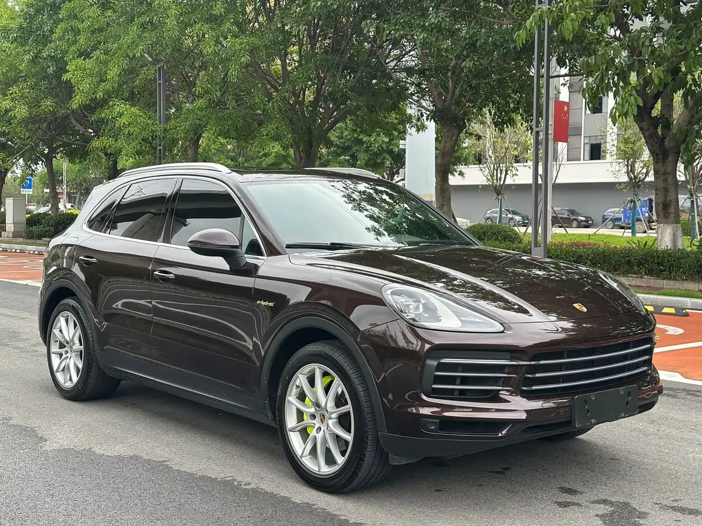 Porsche Cayenne New Energy 2021 — Photo 3/10