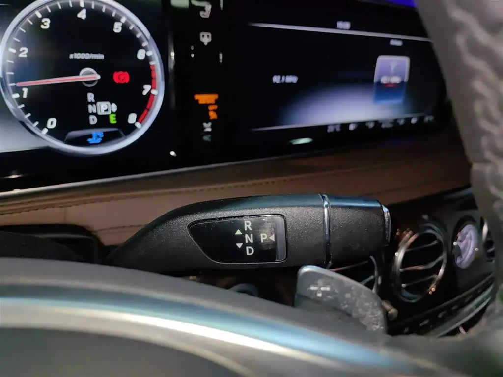 Mercedes-Benz S-Class 2017 — Photo 6/20