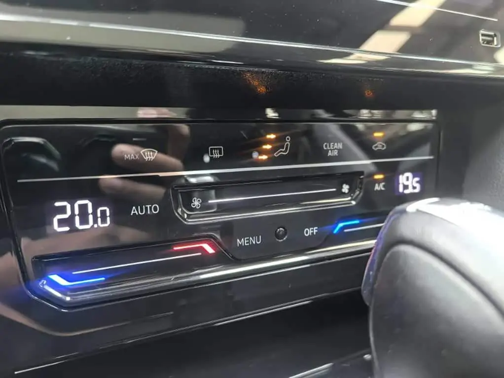 Volkswagen Magotan 2025 — Şəkil 18/18