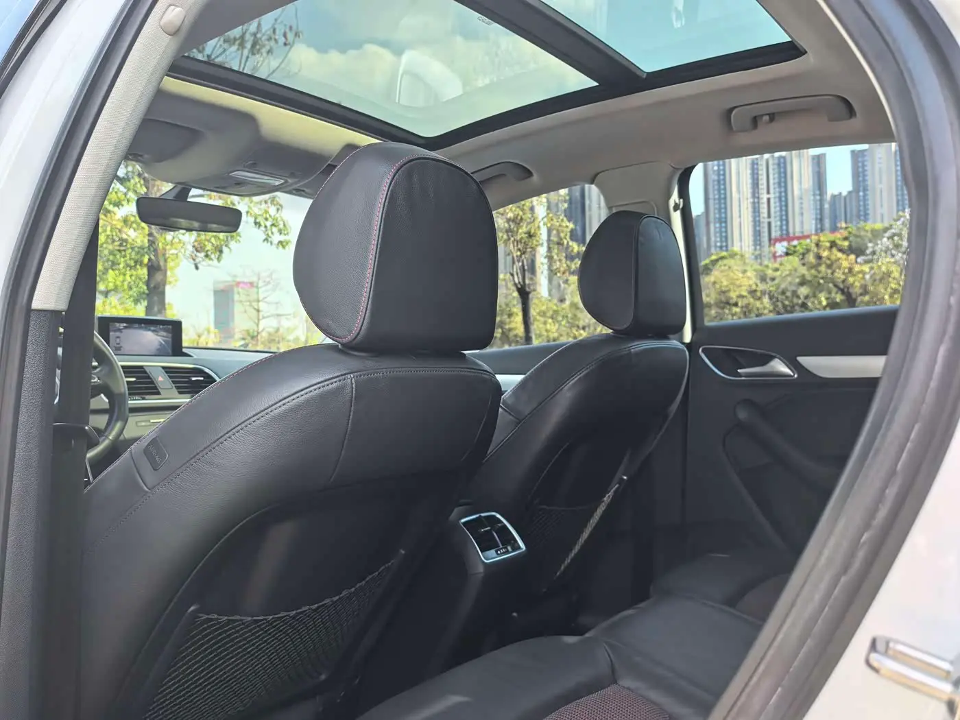 Audi Q3 2019 — ფოტო 13/20