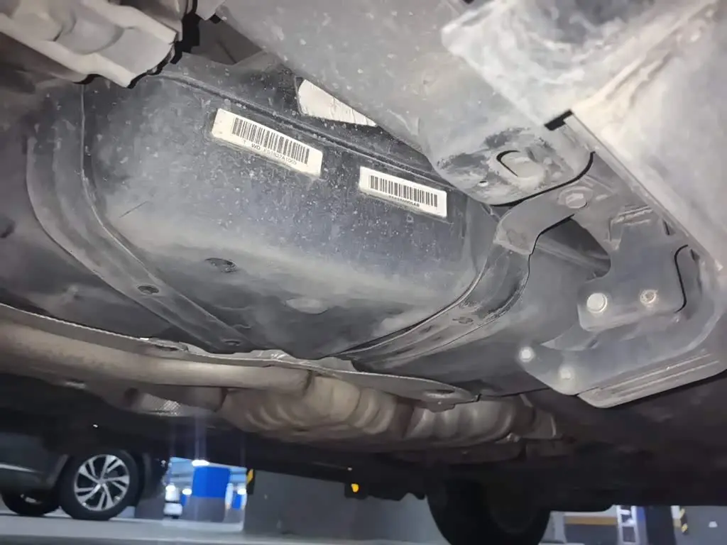 Jeep Grand Cherokee 2018 — Şəkil 17/20
