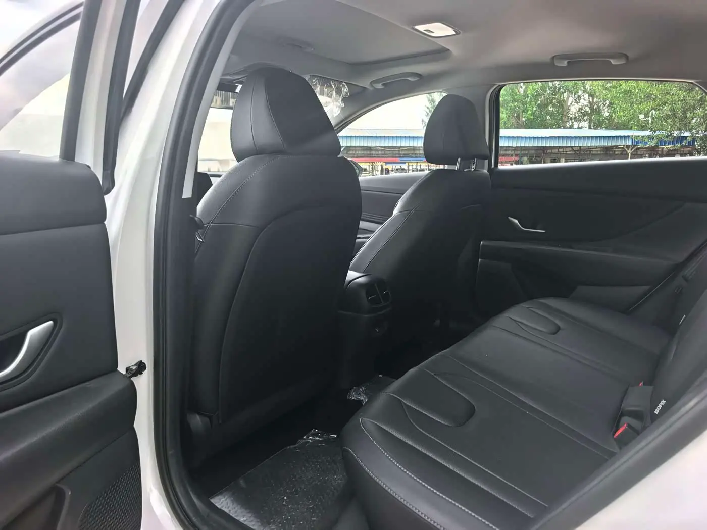 Hyundai Elantra 2023 — Photo 15/20