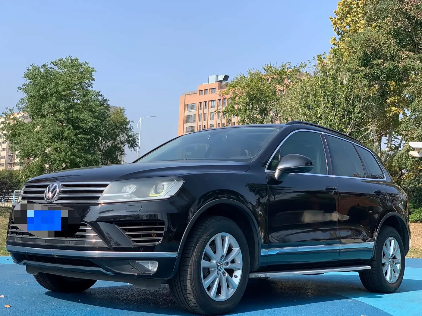 Volkswagen Touareg 2016 — Фото 1/9