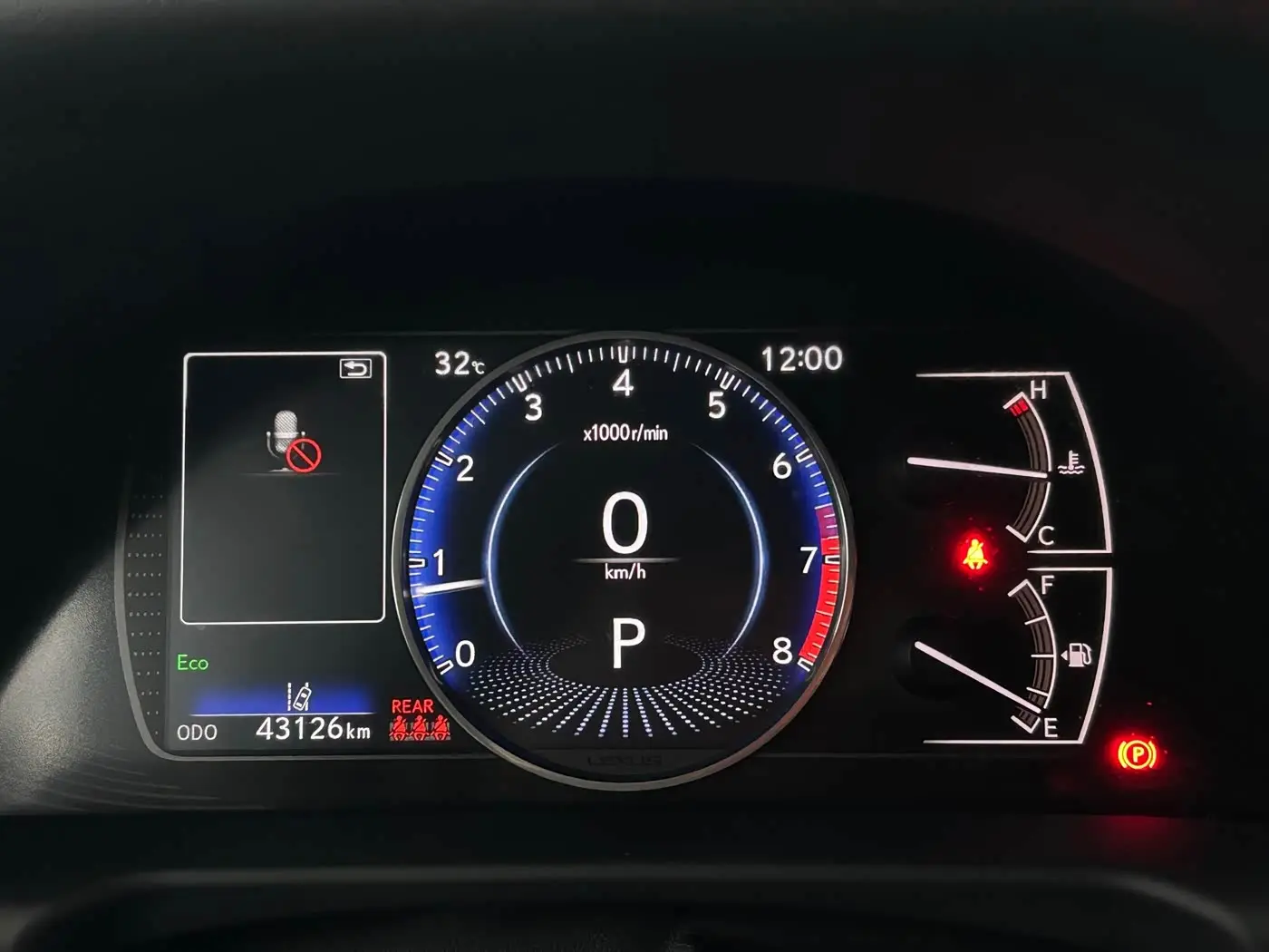 Lexus ES 2023 — Photo 13/20